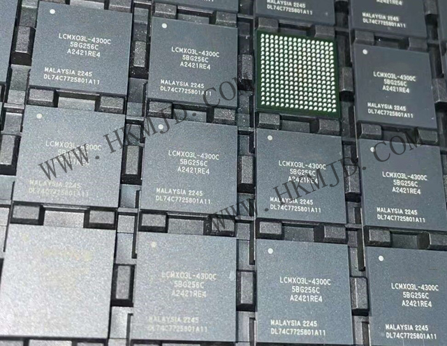 （中文规格）FPGA - 现场可编程门阵列: XC7S15-1CPGA196I、LCMXO3L-4300C-5BG256C，FS32K142HFT0VLLT汽车微控制器