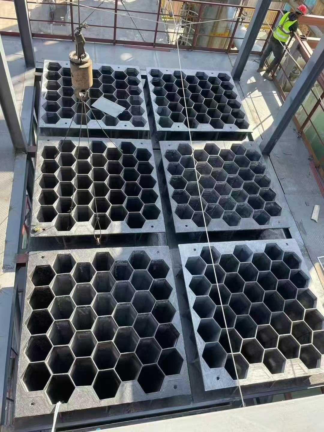 F4FF396954BC75F8AF3A5CB992F322F3