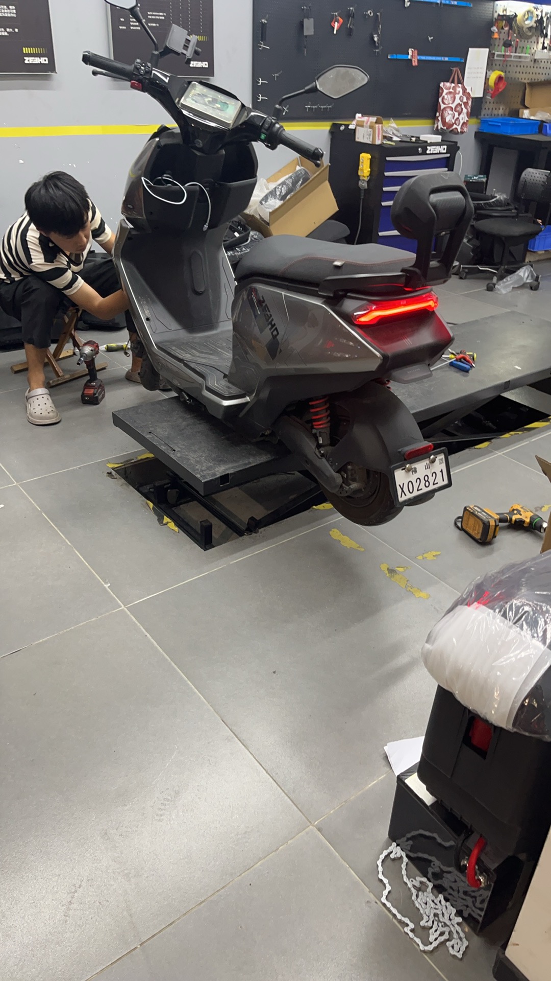 给我的车子换个轴承，后面上下班开