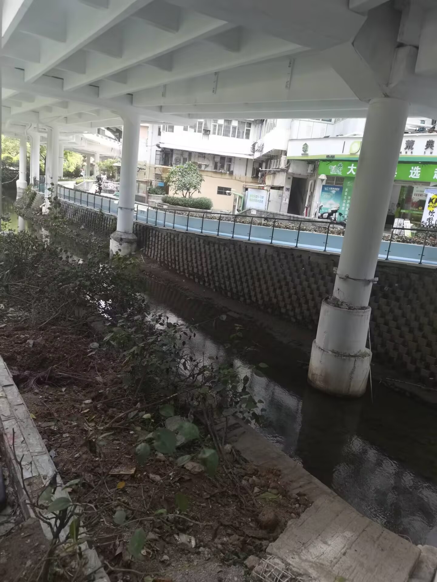 72e2a9fb03e8bd50834dbded700758a8