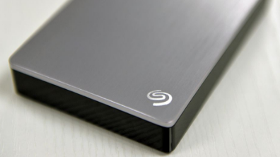 移动硬盘通电不转该怎么解决