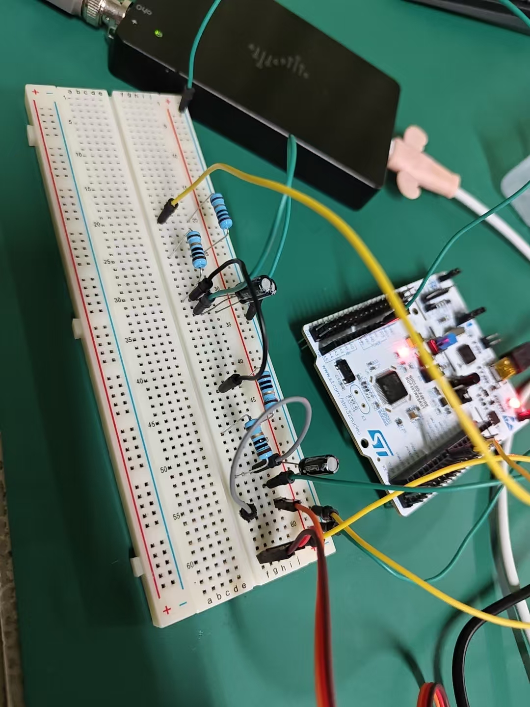利用二级RC滤波电路和PWM实现控制电压