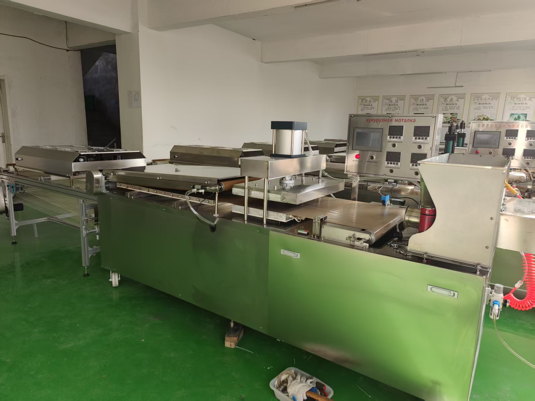 春饼机生产车间展示