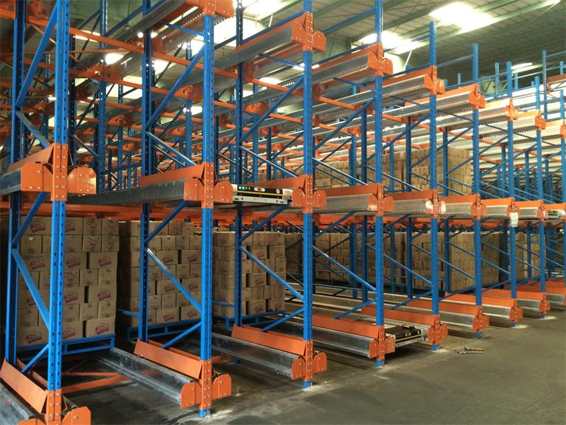 冷库货架安装现场