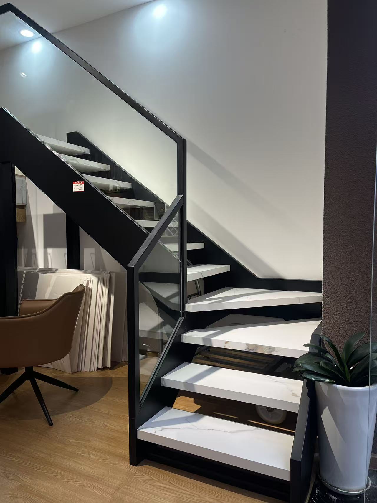 实木楼梯安装现场