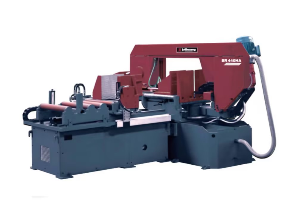 带锯床生产车间