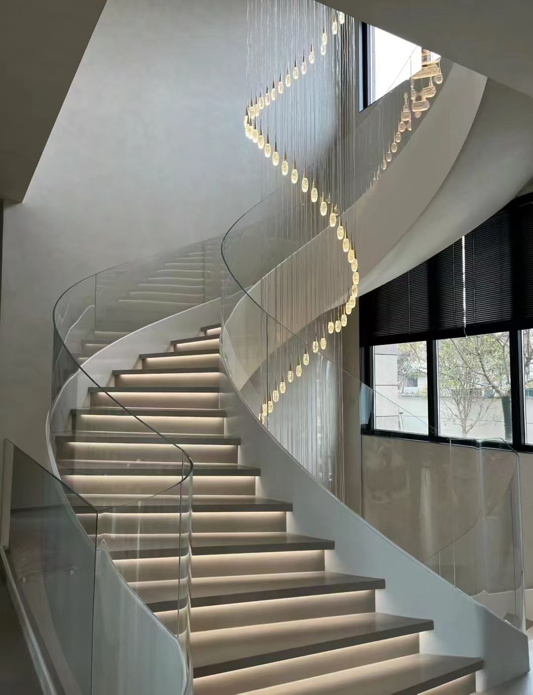 现代风格旋转楼梯