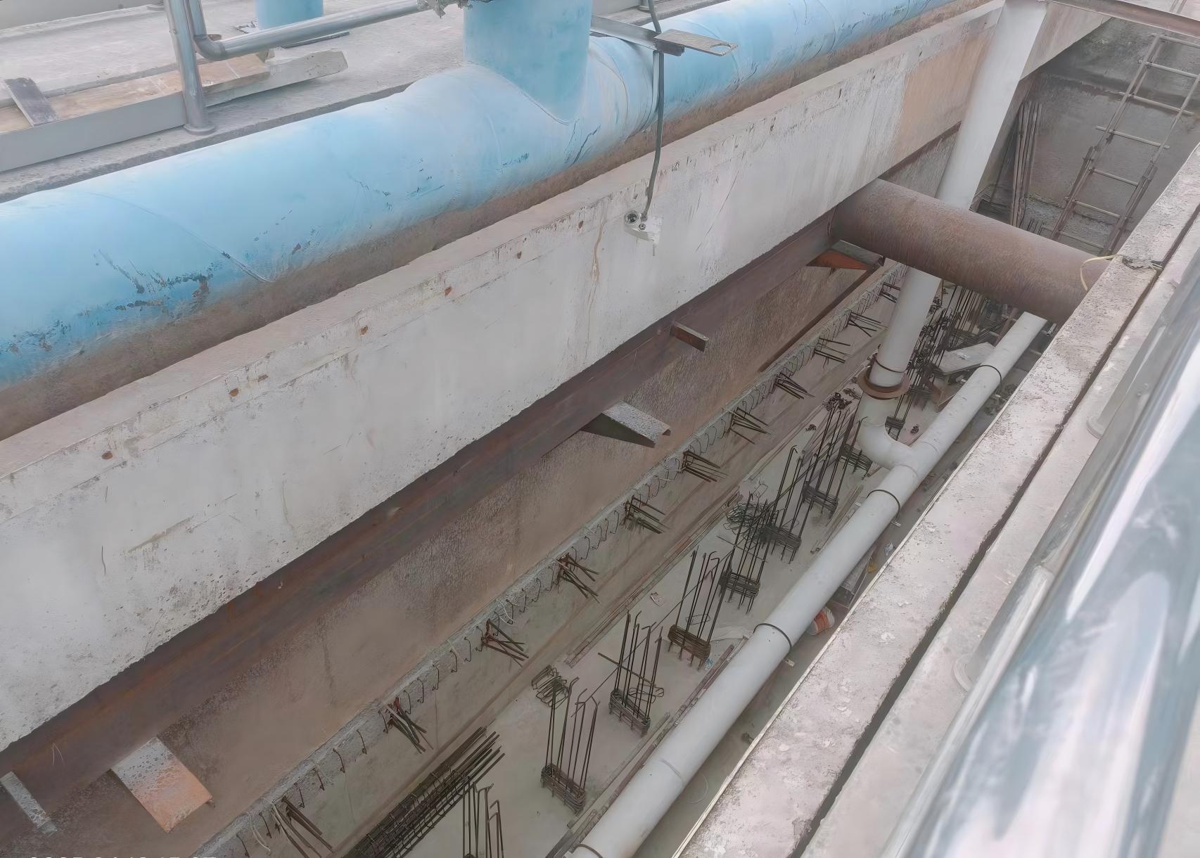 反硝化深床滤池现场安装图