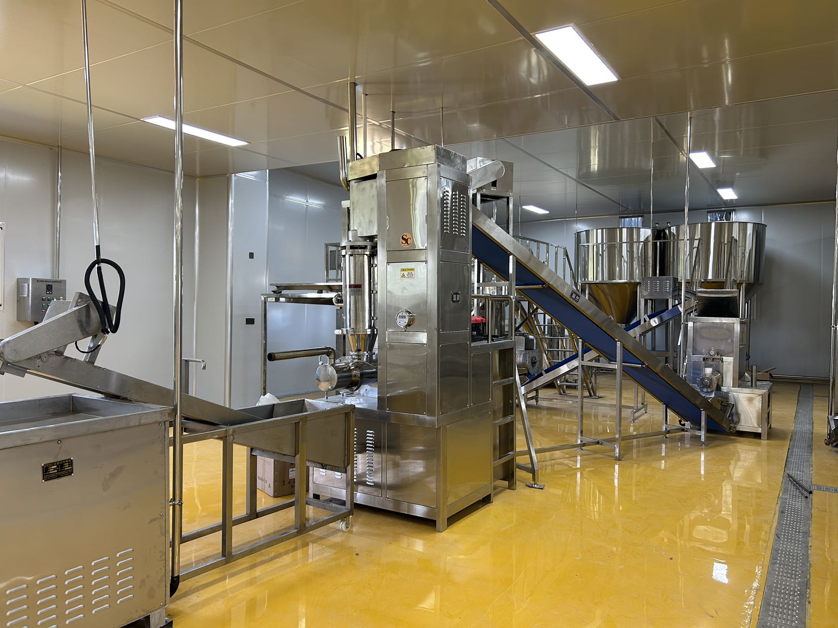 现代化年糕生产车间