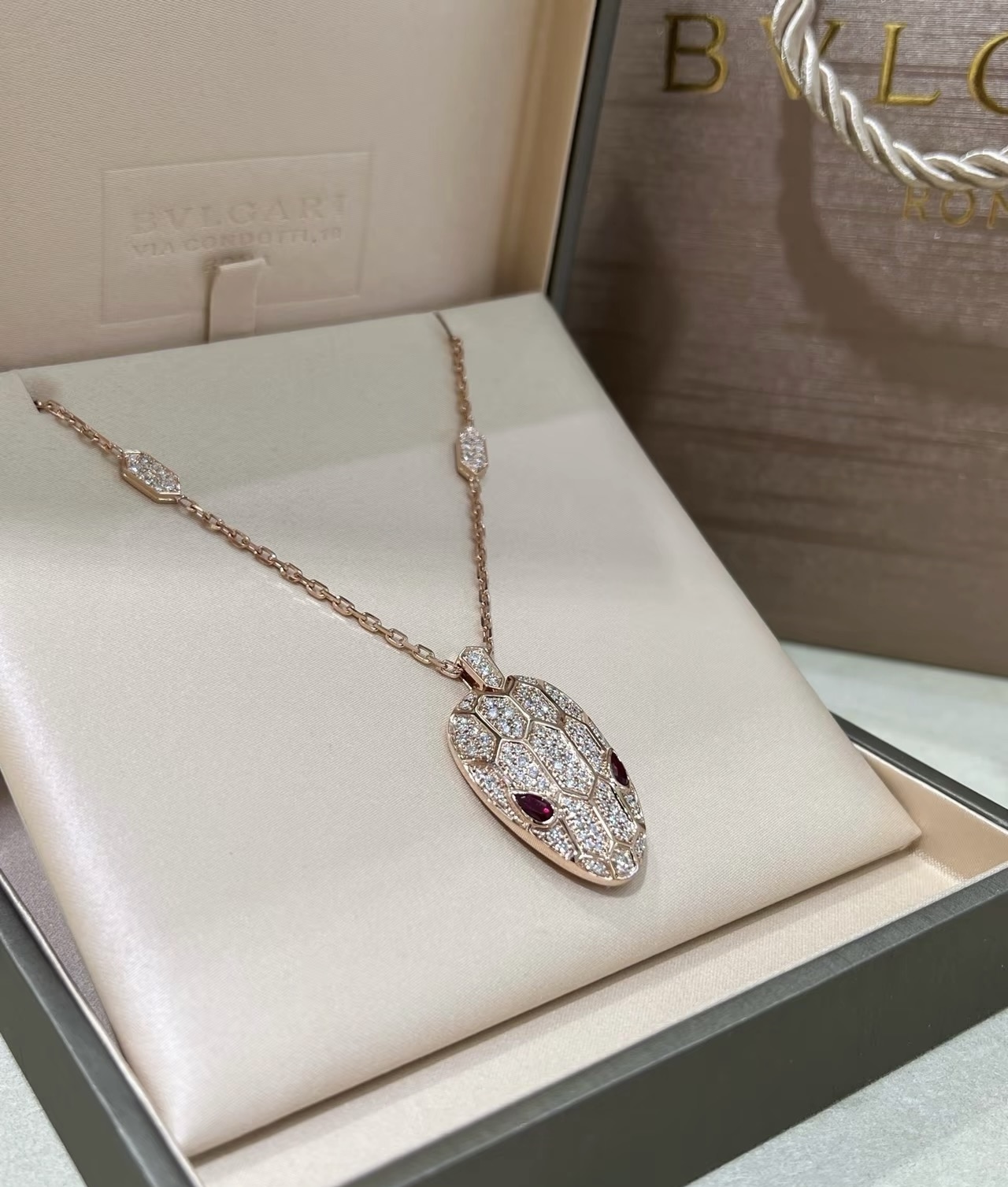 武汉奢侈品回收场景