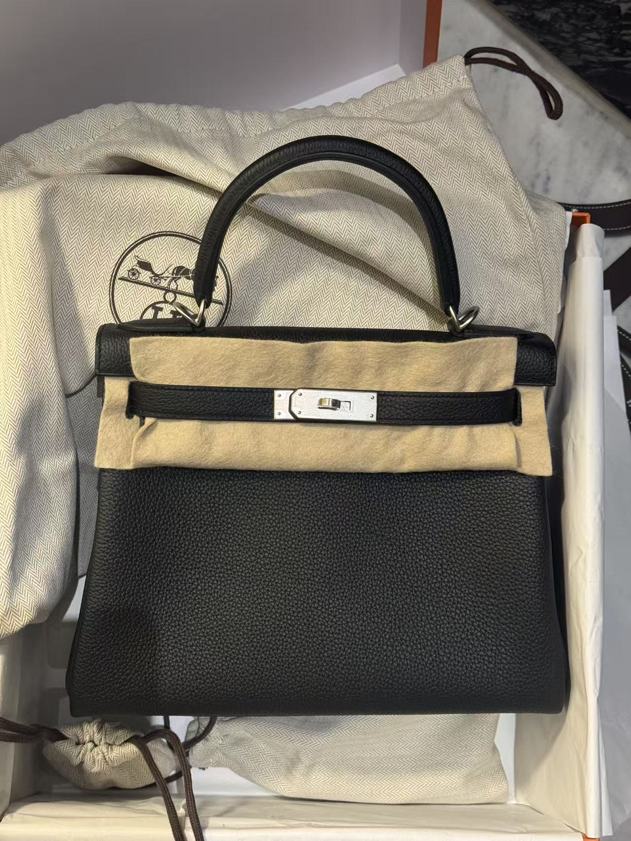 君创典当鉴定场景