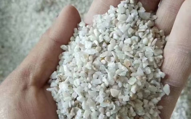 石英砂原料堆场