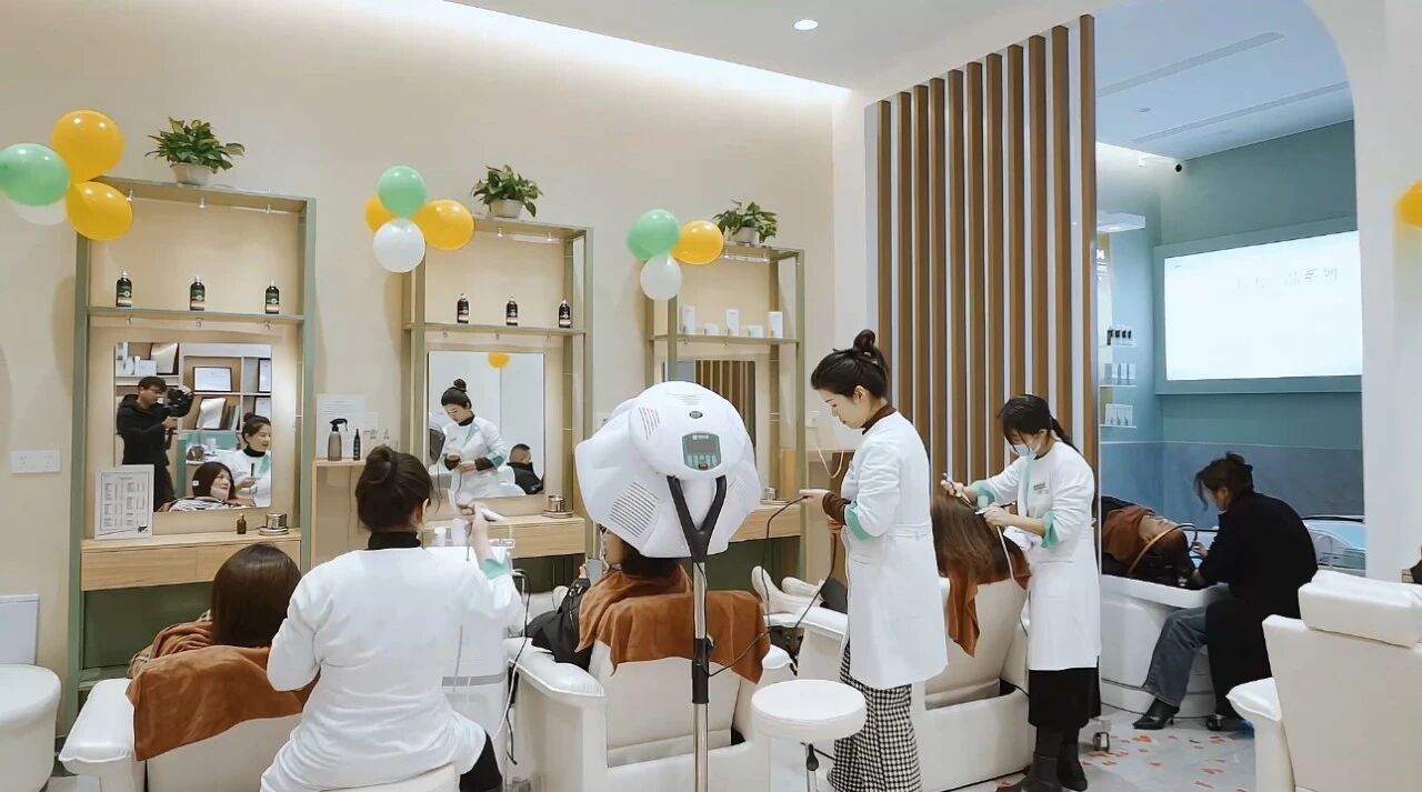 博士园养发馆门店