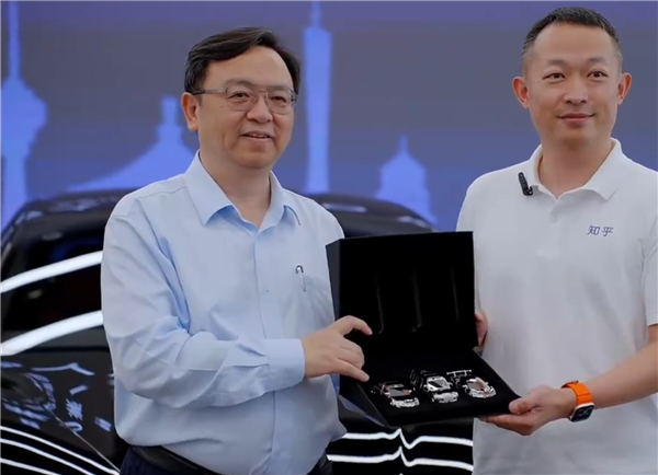 不满法院判决，多益网络裁员千人以上，总部将搬离广州；赛道测试时小米 YU7 刹车片起火，小米汽车回应；莲花汽车回应工厂停产传闻