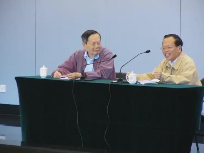 潘建伟饶毅等参加杨振宁先生追思会:他会成为天上一颗星星,在夜空中对我们微笑