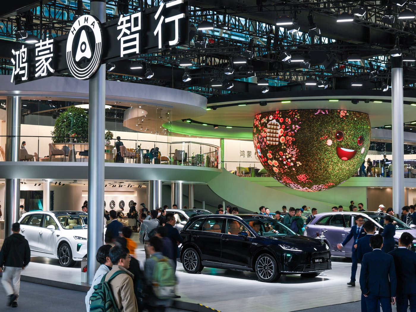 来自鸿蒙智行官方账号